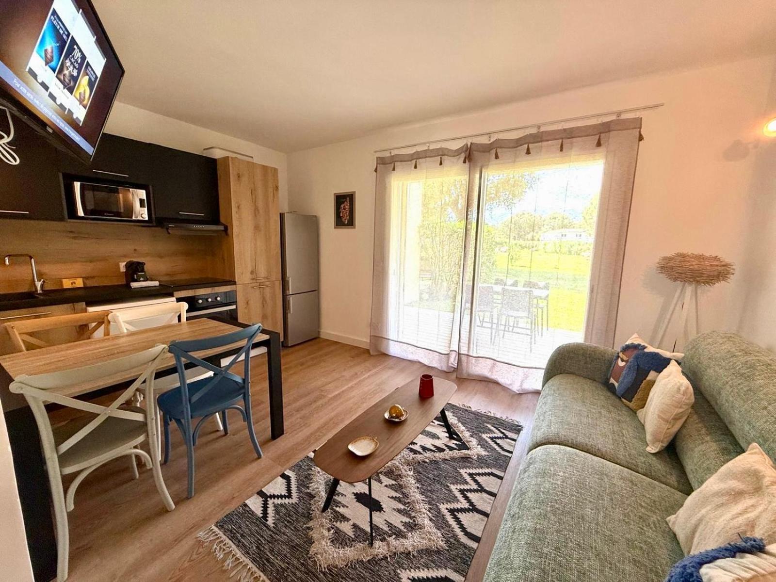 Cala Rossa By Sarai, Apt T2 4 Personnes, Dans Residence Hoteliere Avec Piscine 里奇 外观 照片